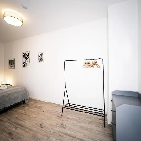 Apartment ⋙ Stilvolle Mit 2 Schlafzimmern & Balkon ⋘